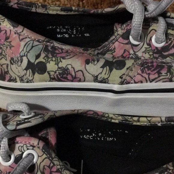 Disney Minnie Mouse Vans - Picture 5 of 5